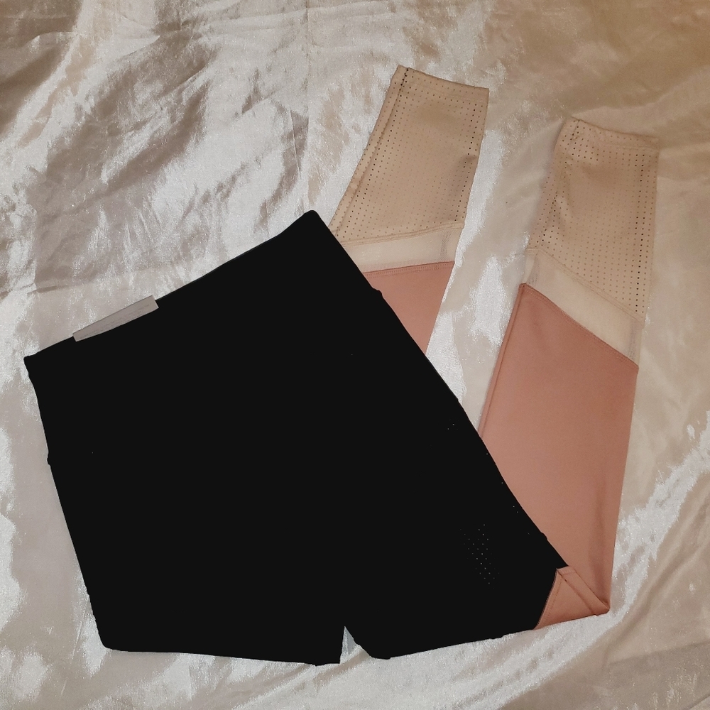 Forever 21 NWT Active Wear Ankle Length Leggings Black and Pink 235